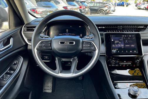 2023 Jeep Grand Cherokee Laredo