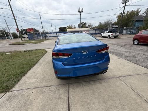 2018 Hyundai SONATA SE
