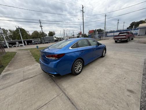 2018 Hyundai SONATA SE