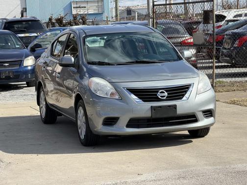 2013 Nissan Versa 1.6 S