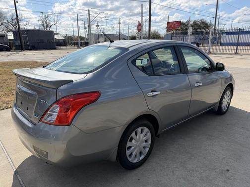 2013 Nissan Versa 1.6 S