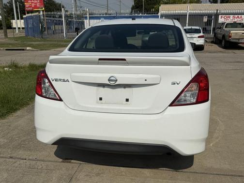 2017 Nissan Versa 1.6 SV