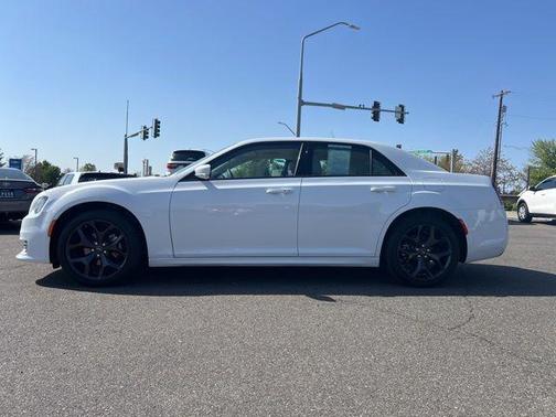 2023 Chrysler 300 Touring