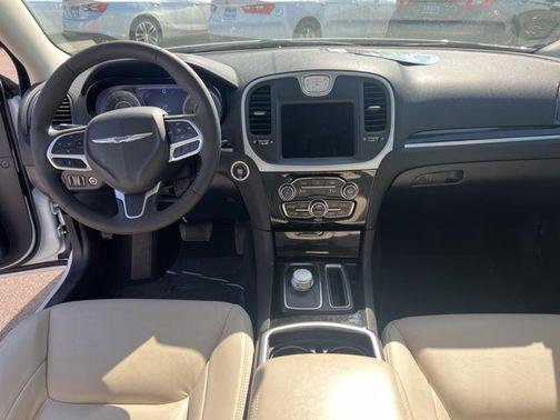 2023 Chrysler 300 Touring