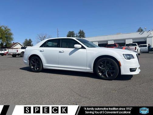 2023 Chrysler 300 Touring