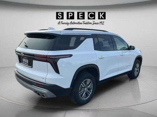 Summit White 2024 Chevrolet Traverse LT