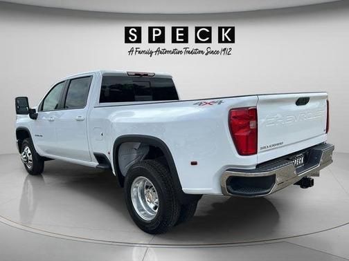 Summit White 2026 Chevrolet Silverado 3500 LT