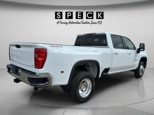 Summit White 2026 Chevrolet Silverado 3500 LT