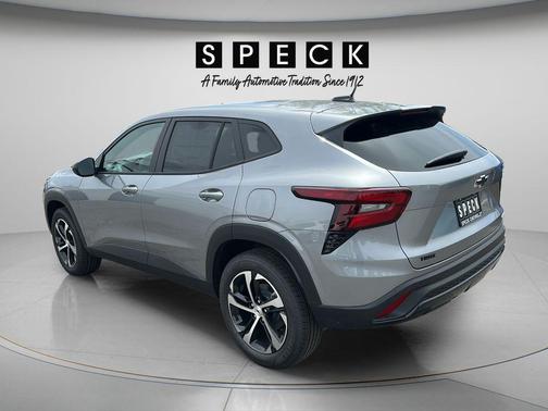 Sterling Gray Metallic 2026 Chevrolet Trax FWD 1RS