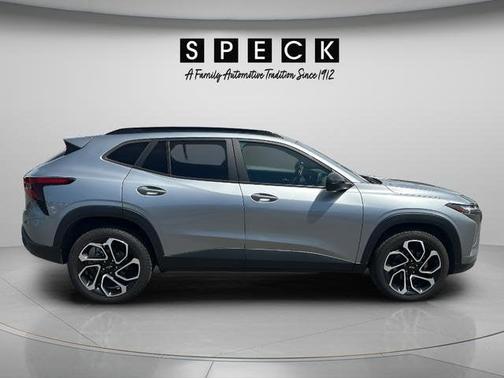 Sterling Gray Metallic 2024 Chevrolet Trax FWD 2RS
