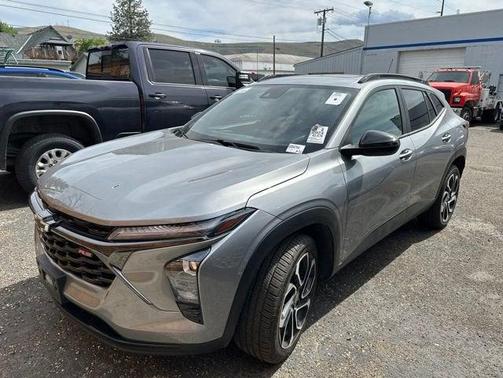 Sterling Gray Metallic 2024 Chevrolet Trax FWD 2RS