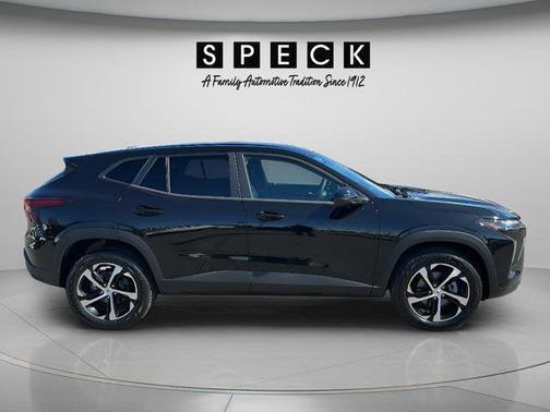Mosaic Black Metallic 2026 Chevrolet Trax FWD 1RS
