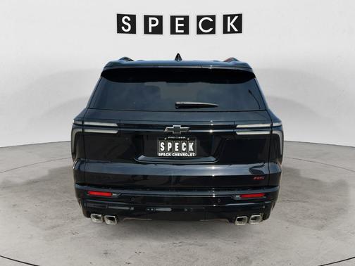 Mosaic Black Metallic 2027 Chevrolet Traverse RS