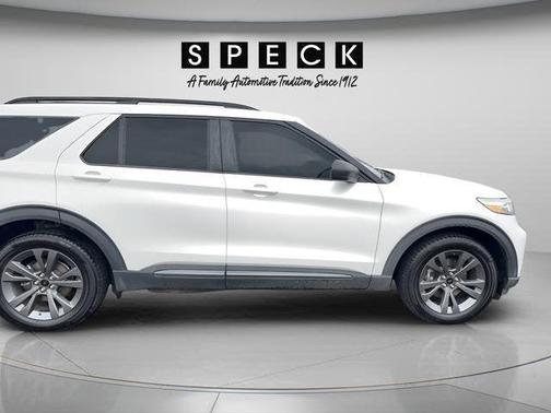 Star White Metallic Tri-Coat 2021 Ford Explorer XLT