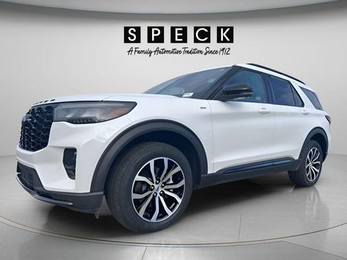 Star White Metallic Tri-Coat 2025 Ford Explorer ST-Line