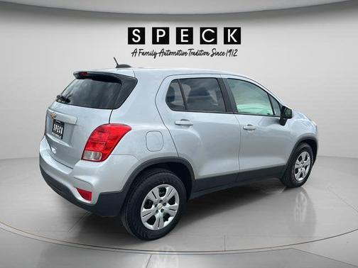 Silver Ice Metallic 2017 Chevrolet Trax LS