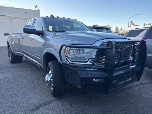 2021 RAM 3500 Limited Crew Cab 4x4 8' Box