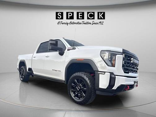 Summit White 2024 GMC Sierra 2500 AT4