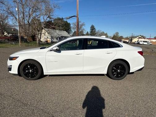 Summit White 2024 Chevrolet Malibu 1LT