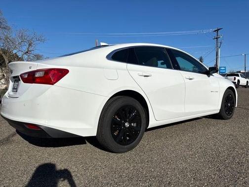 Summit White 2024 Chevrolet Malibu 1LT
