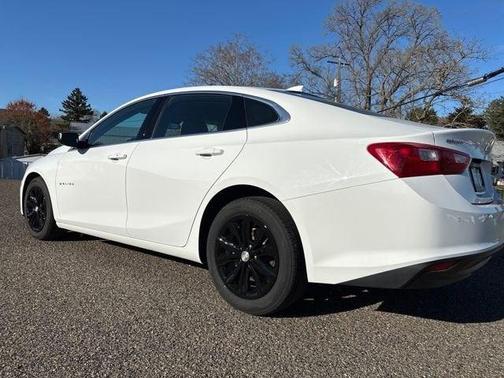 Summit White 2024 Chevrolet Malibu 1LT