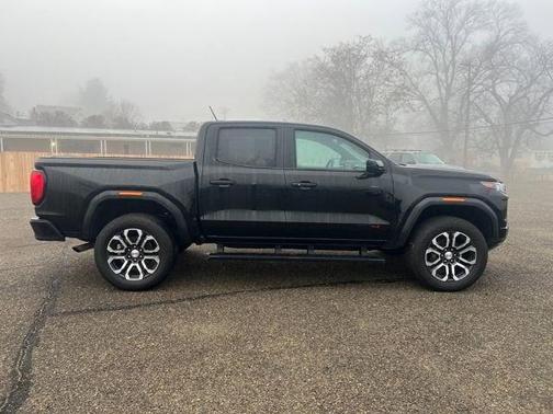 2023 GMC Canyon AT4