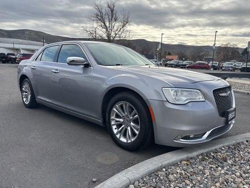 2017 Chrysler 300C Base