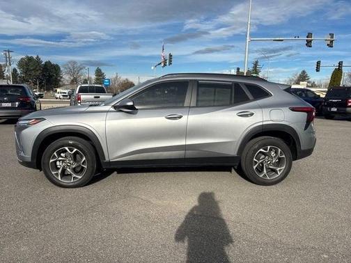 Sterling Gray Metallic 2025 Chevrolet Trax LT