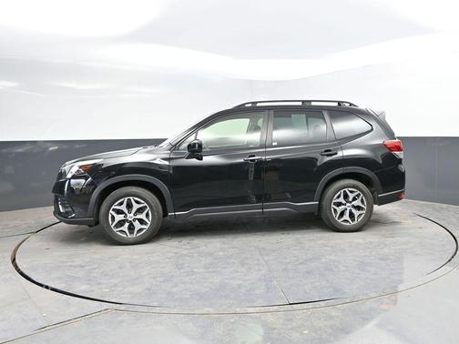 Crystal Black Silica 2023 Subaru Forester Premium