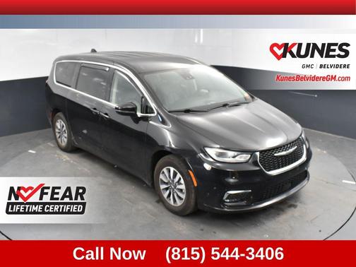 2022 Chrysler Pacifica Hybrid Touring L