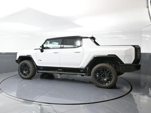 Interstellar White 2025 GMC HUMMER EV Pickup 2X