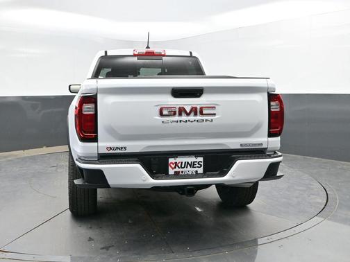 Summit White 2026 GMC Canyon Elevation