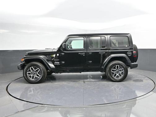 2024 Jeep Wrangler 4-Door Sahara 4x4