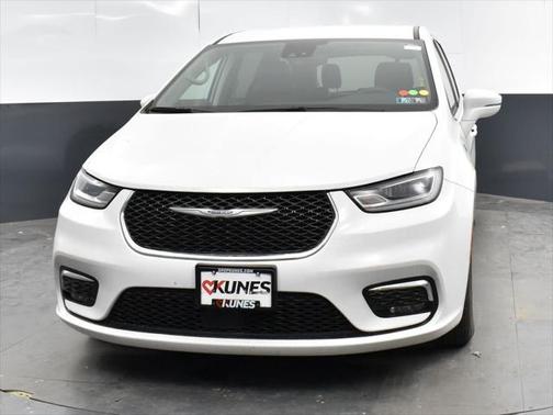 2022 Chrysler Pacifica Hybrid Touring L