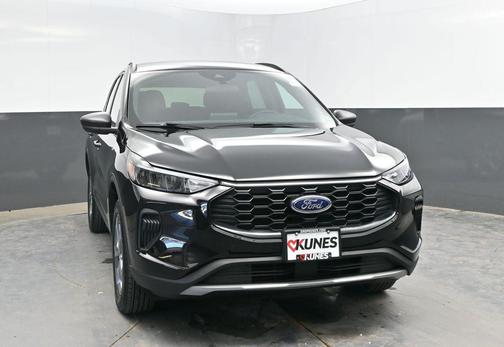 Agate Black Metallic 2025 Ford Escape ST-Line