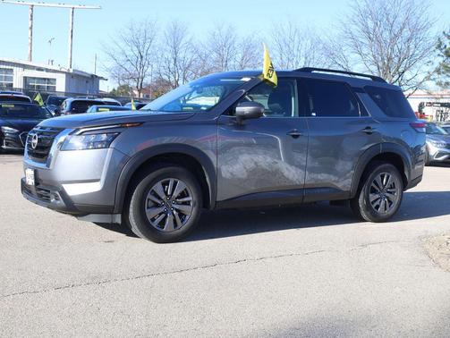 2025 Nissan Pathfinder SV 4WD