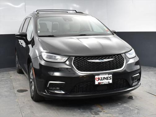 2021 Chrysler Pacifica Hybrid Touring L