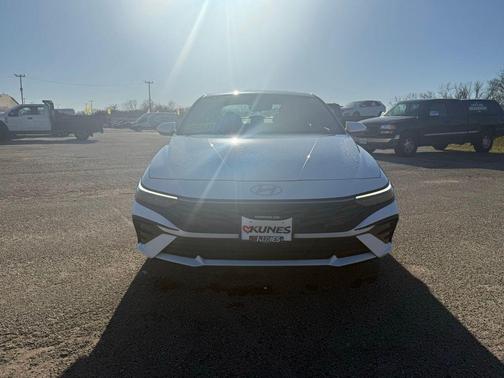 2025 Hyundai ELANTRA SEL