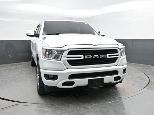 Bright White Clearcoat 2019 RAM 1500 Big Horn
