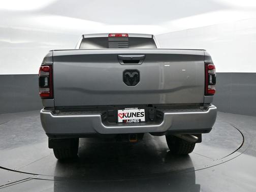 2022 RAM 2500 Laramie Crew Cab 4x4 6'4' Box