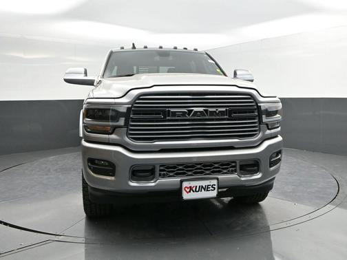 2022 RAM 2500 Laramie Crew Cab 4x4 6'4' Box