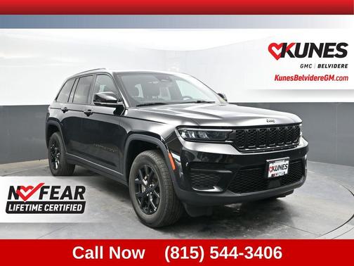 Diamond Black Crystal Pearlcoat 2025 Jeep Grand Cherokee Altitude