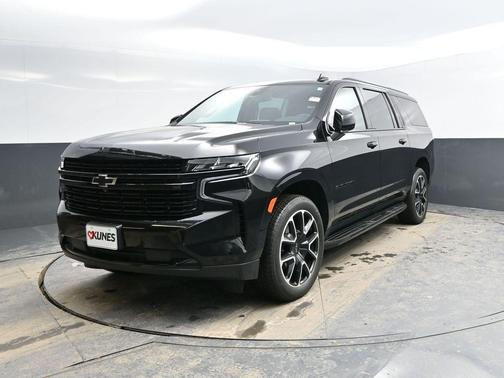 2023 Chevrolet Suburban RST