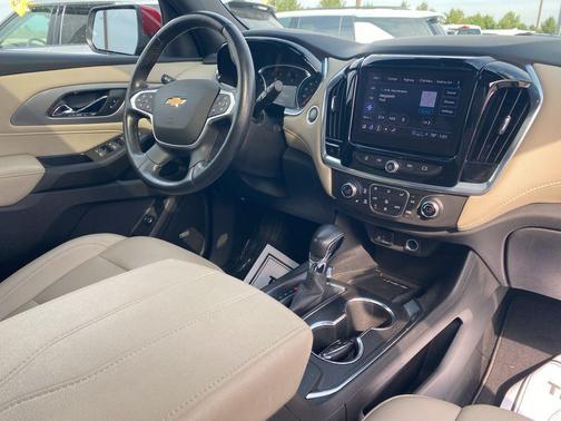 2022 Chevrolet Traverse LT Leather