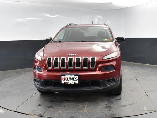 2016 Jeep Cherokee Sport