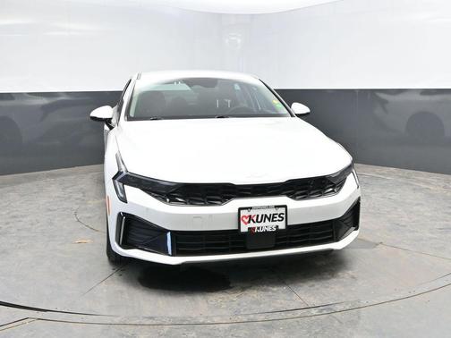 Snow White Pearl 2025 Kia K5 LXS