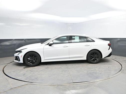 Snow White Pearl 2025 Kia K5 LXS