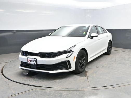 Snow White Pearl 2025 Kia K5 LXS