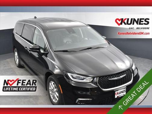 2023 Chrysler Pacifica Touring L