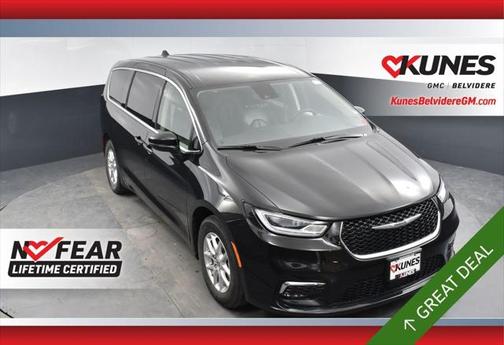 2023 Chrysler Pacifica Touring L